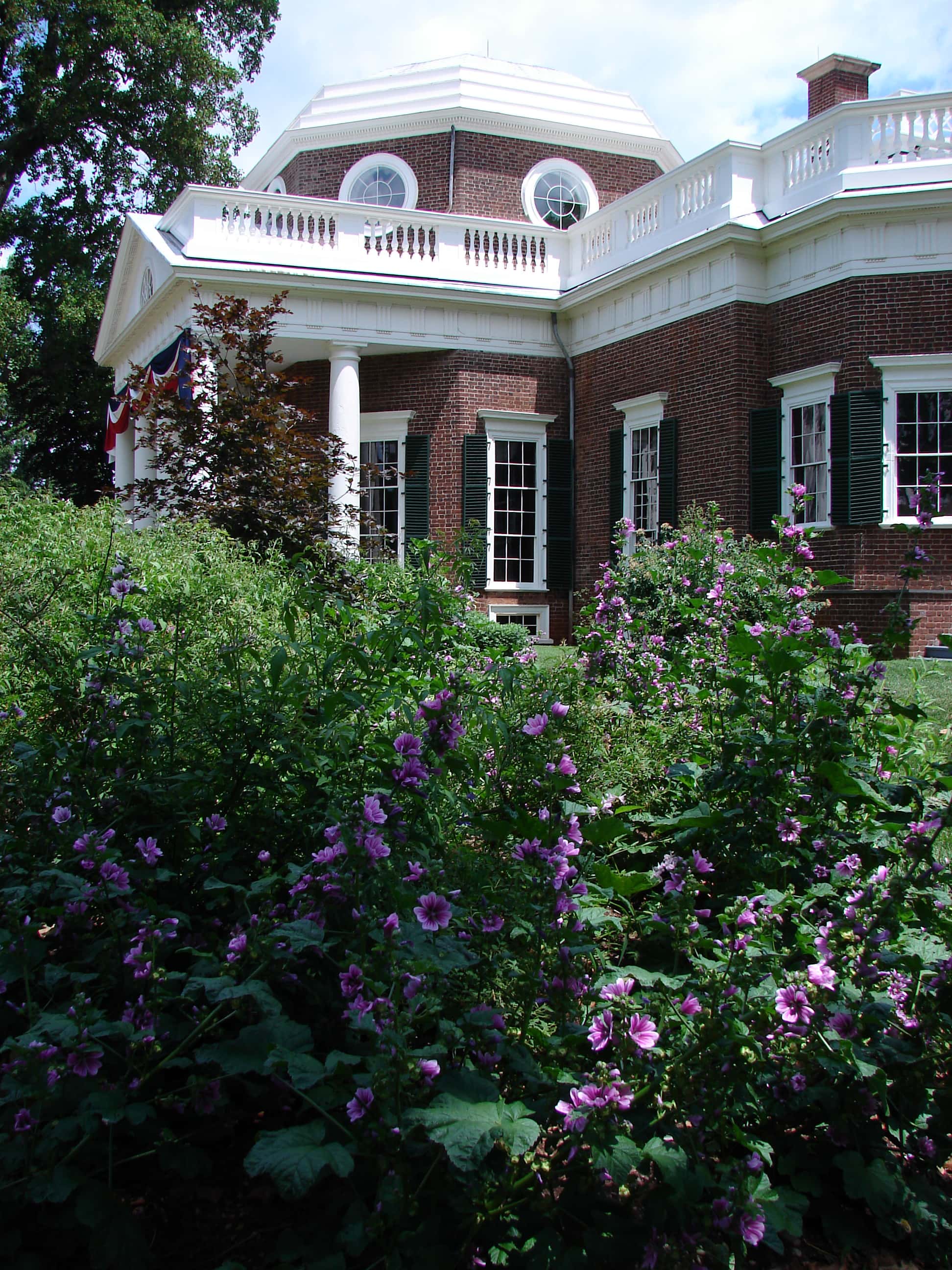 Monticello from side with flowers