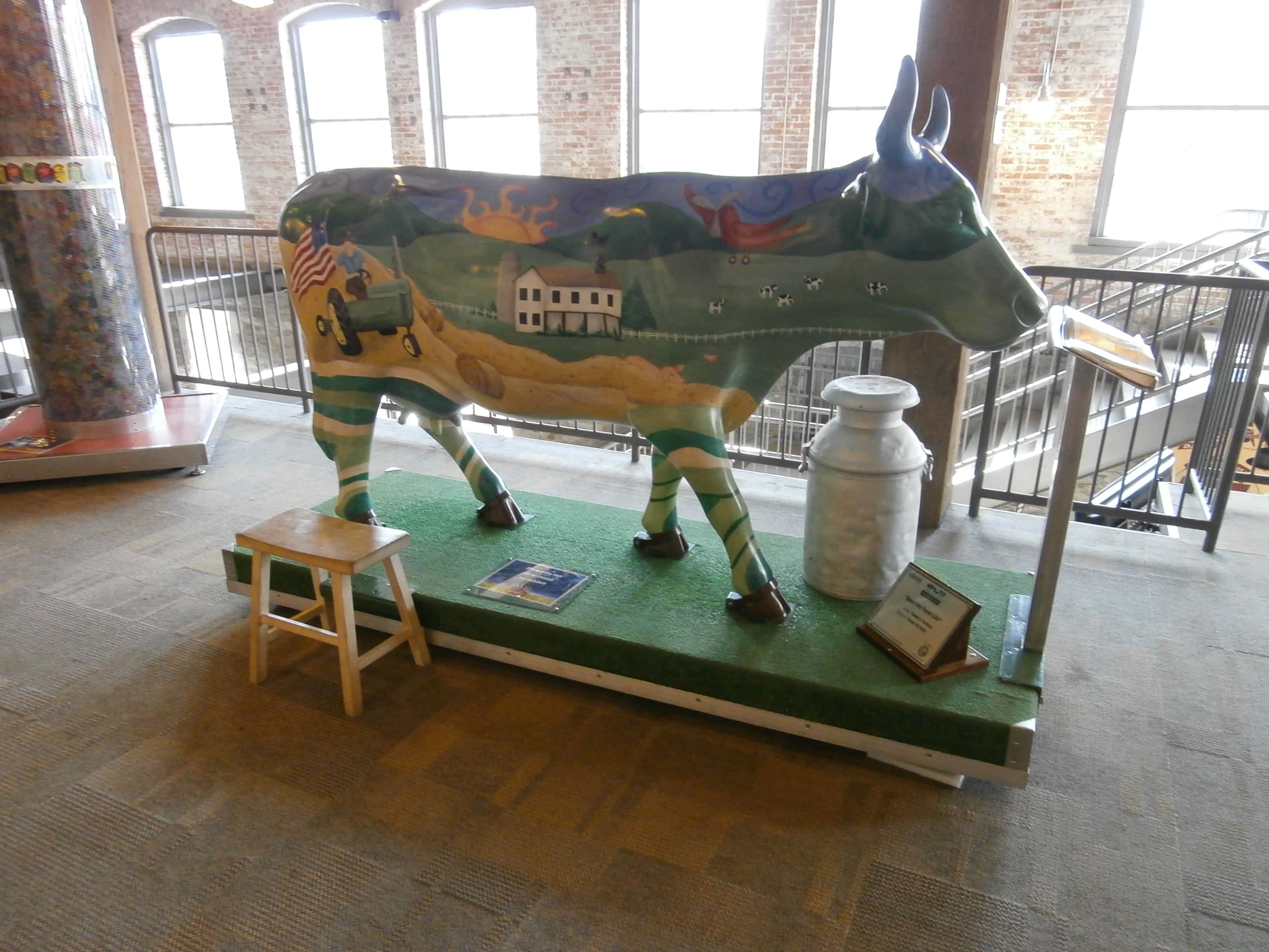 Cow statue - Turkey Hill Factory, Pennsylvania