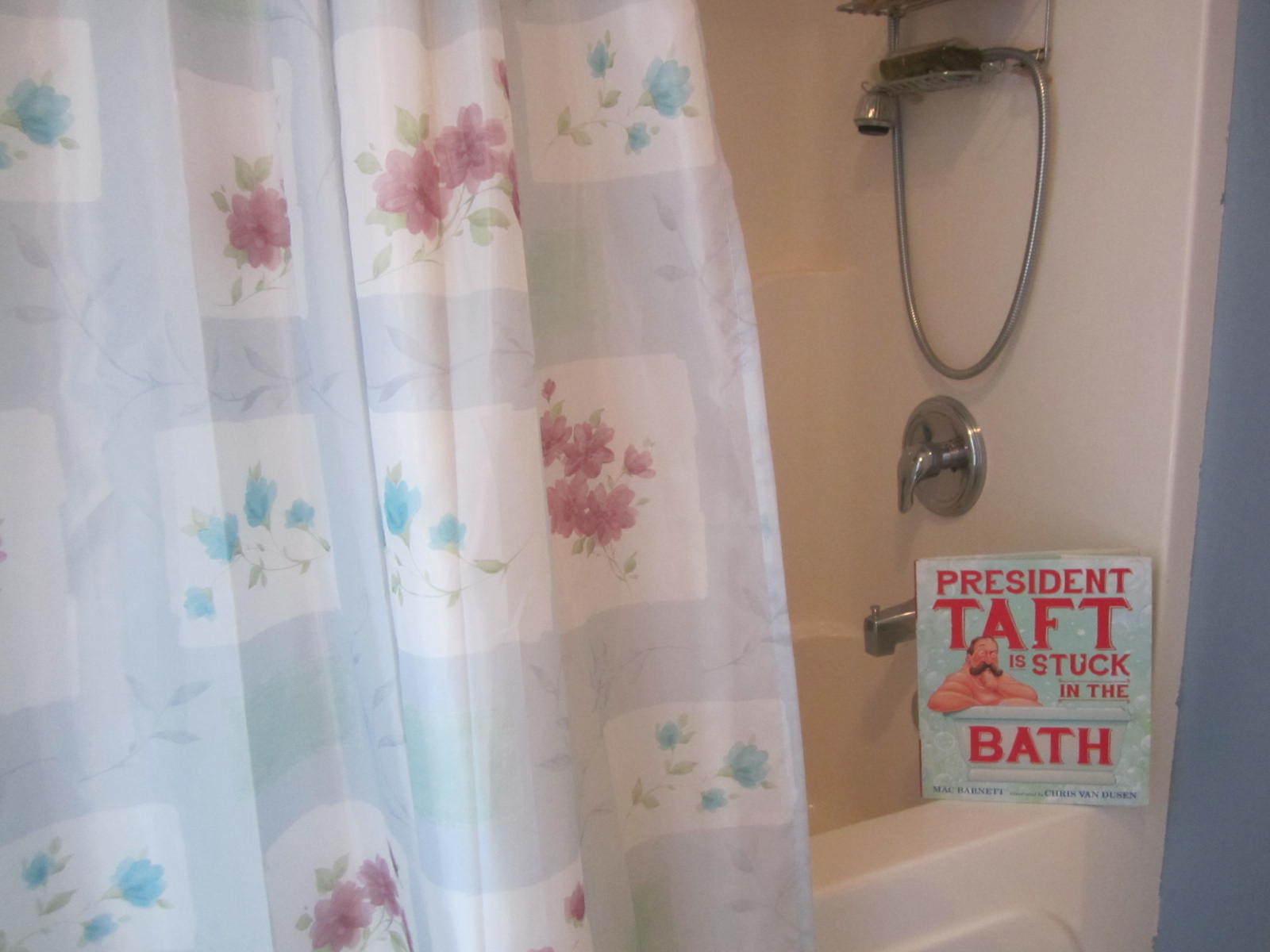 President Taft is Stuck in the Bath by Mac Barnett